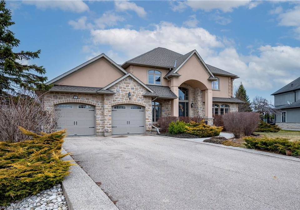 16-seifert-court-cambridge-ontario-40814670