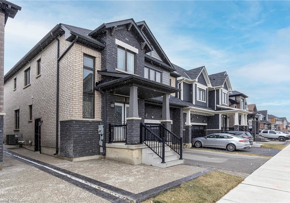 22-whithorn-crescent-haldimand-ontario-40814680