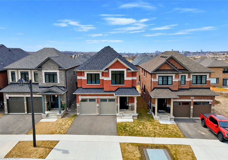 39-guernsey-drive-kitchener-ontario-40814689