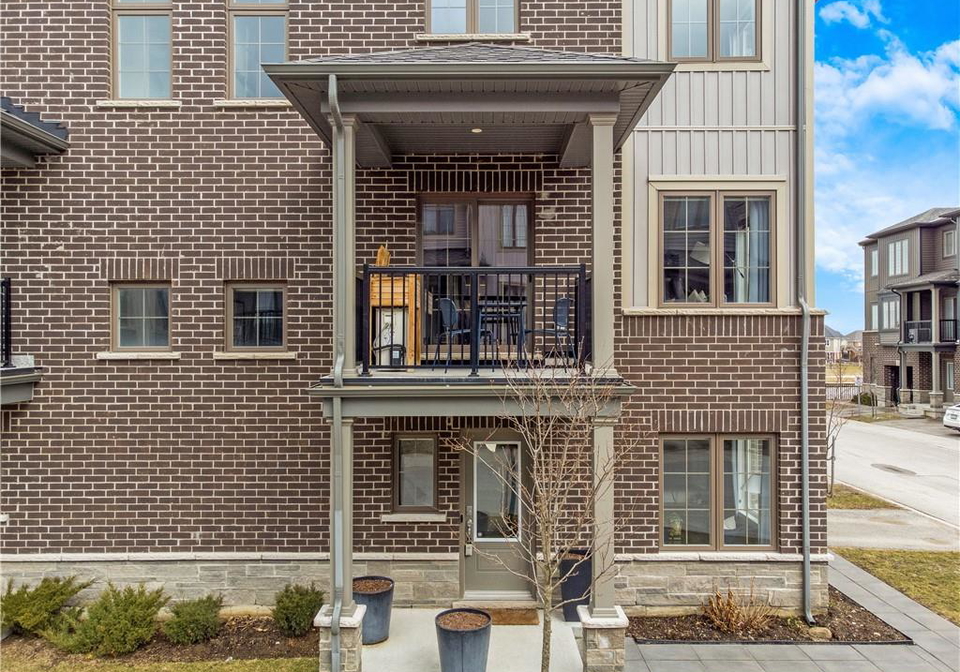 124-compass-trail-cambridge-ontario-40814733