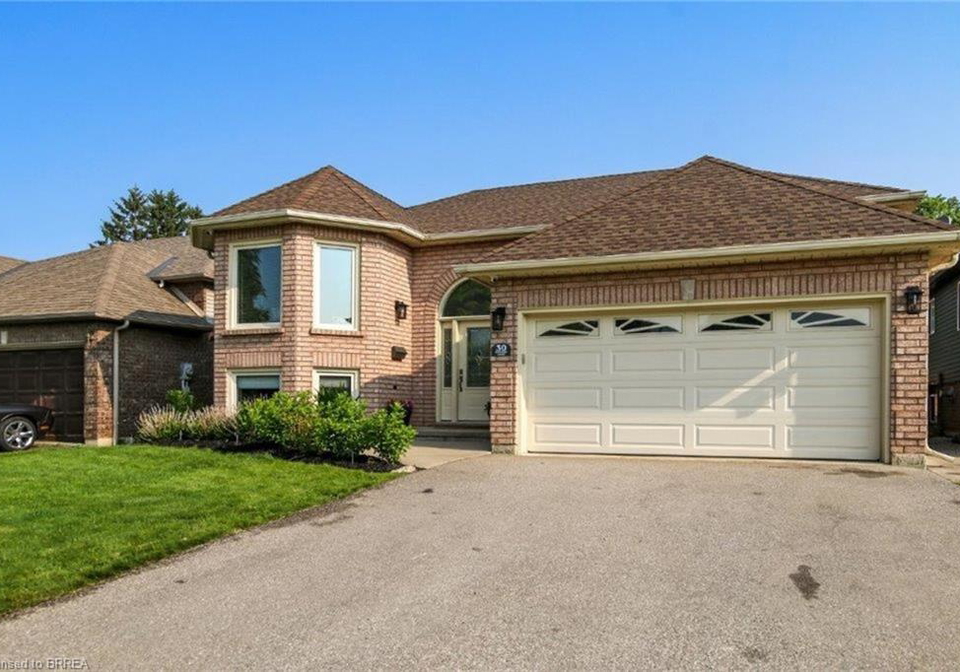 30-mcintosh-court-brantford-ontario-40814737