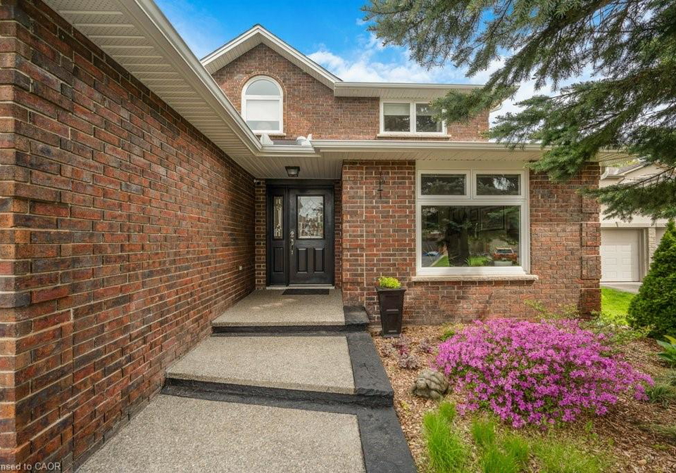 110-abbey-close-ancaster-ontario-40814745