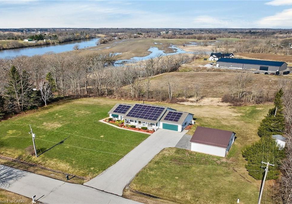 2-foxlow-crescent-cayuga-ontario-40814883