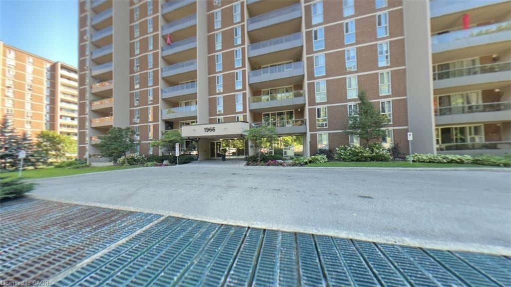 1966-main-street-hamilton-ontario-40814954
