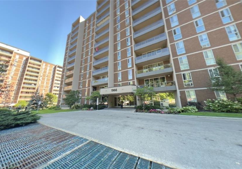 1966-main-street-hamilton-ontario-40814954