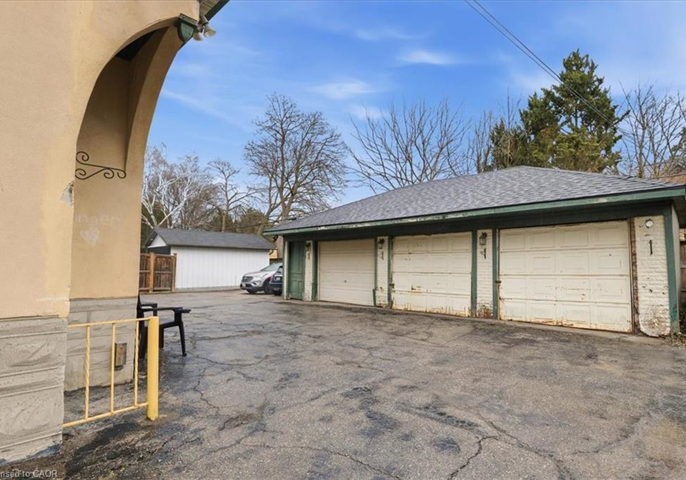 31-bingeman-street-kitchener-ontario-40815016