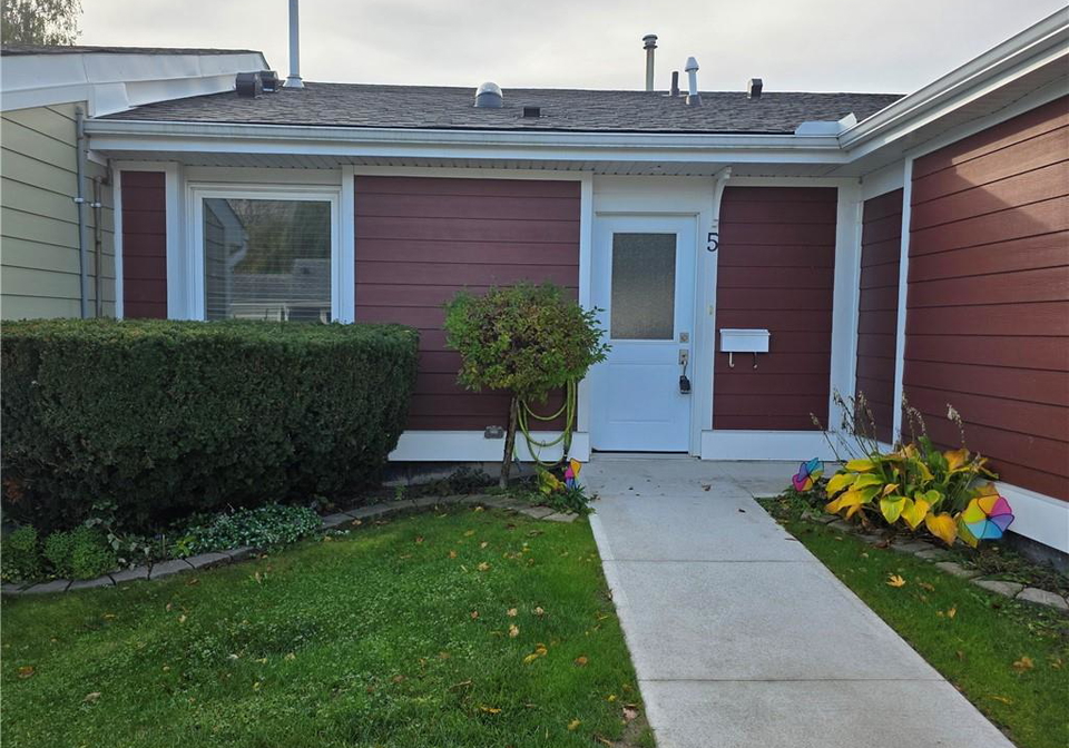 5-jaczenko-terrace-hamilton-ontario-40815042