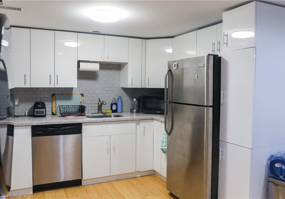 2-robroy-court-brantford-ontario-40815123