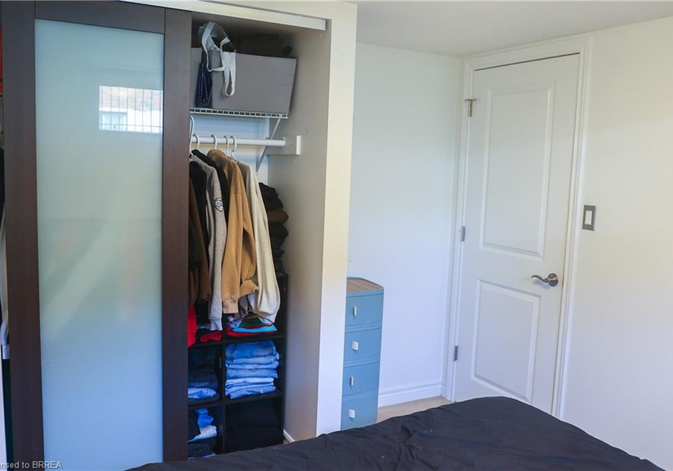 2-robroy-court-brantford-ontario-40815123