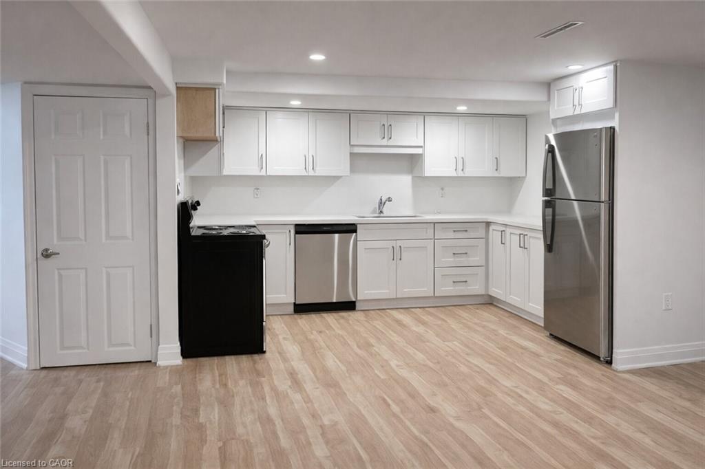 20-blackthorne-avenue-hamilton-ontario-40815190