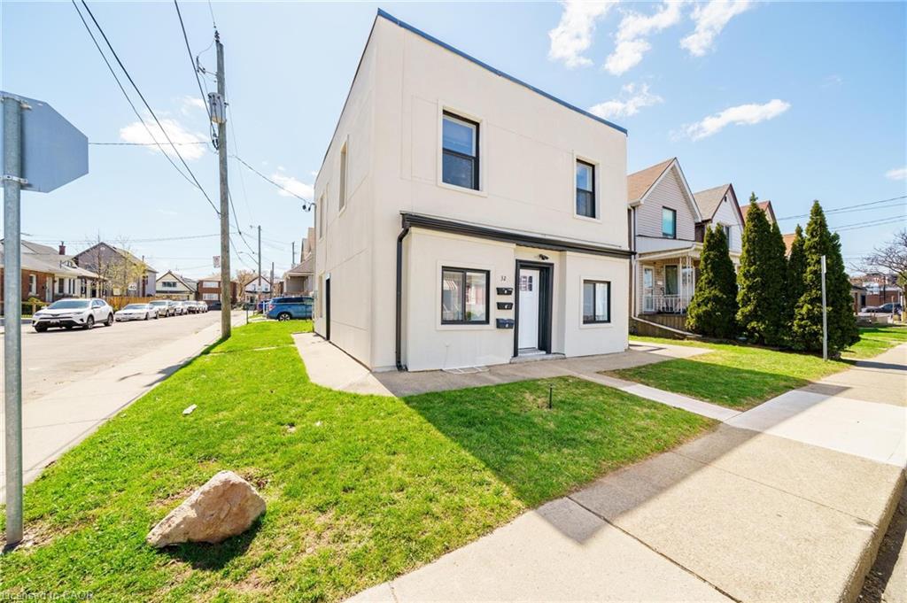 32-britannia-avenue-hamilton-ontario-40815253