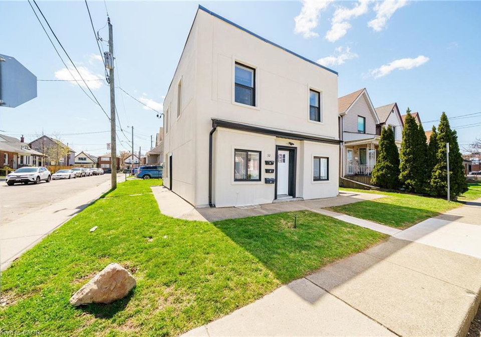 32-britannia-avenue-hamilton-ontario-40815253