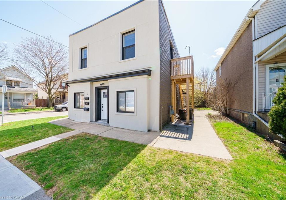 32-britannia-avenue-hamilton-ontario-40815253