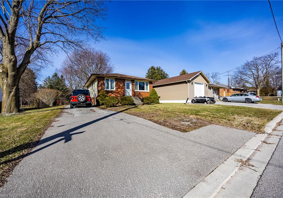 4056-john-street-waterford-ontario-40815256