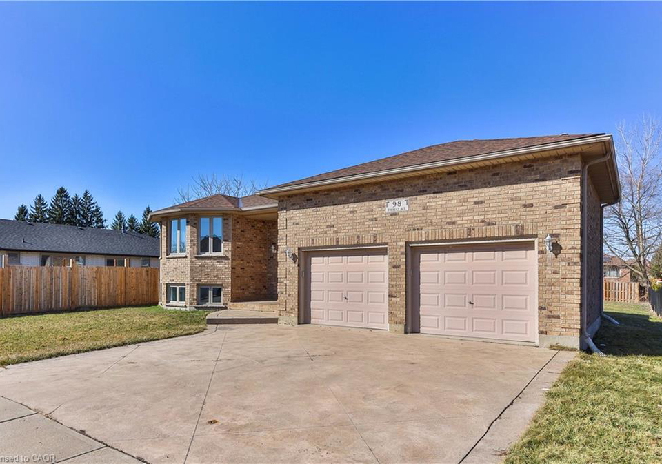 98-thomas-avenue-brantford-ontario-40815263
