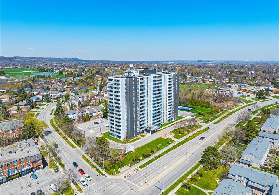 2055-upper-middle-road-burlington-ontario-40815274