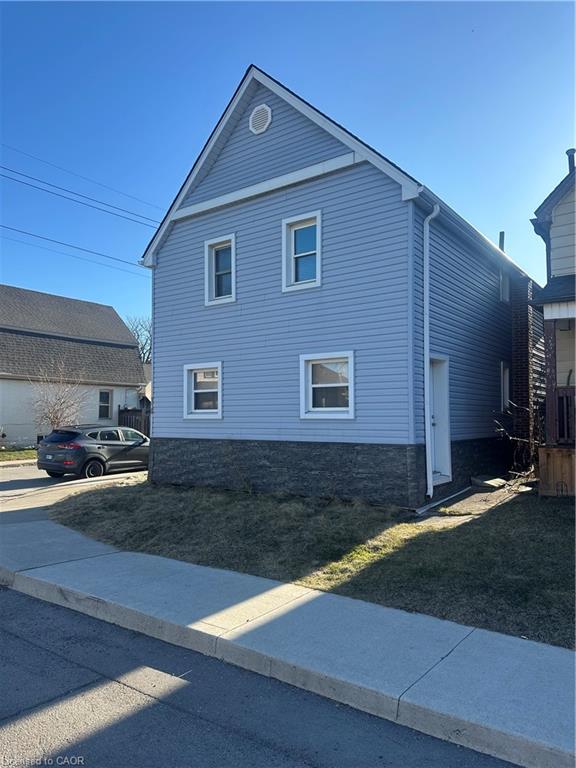 110-robins-avenue-hamilton-ontario-40815275