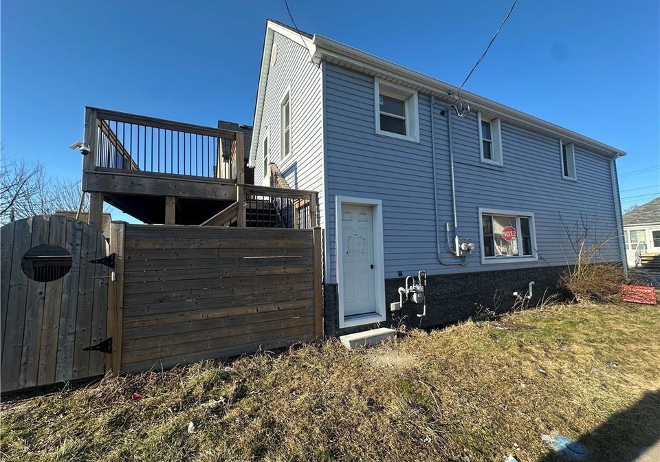 110-robins-avenue-hamilton-ontario-40815275