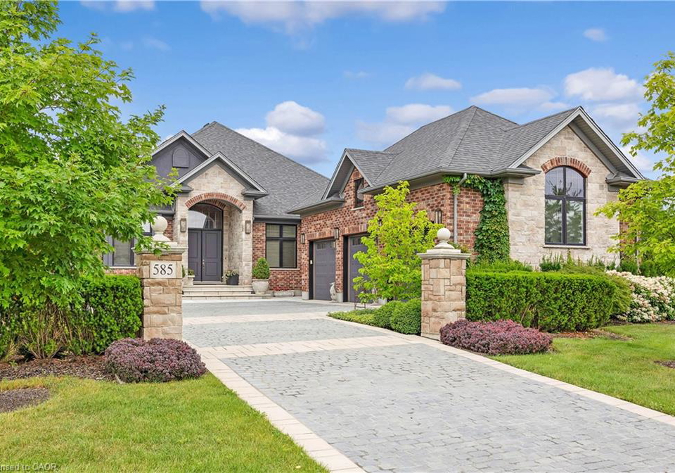585-regal-place-waterloo-ontario-40815343