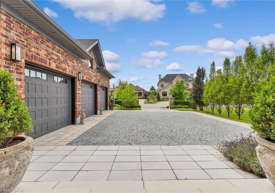 585-regal-place-waterloo-ontario-40815343