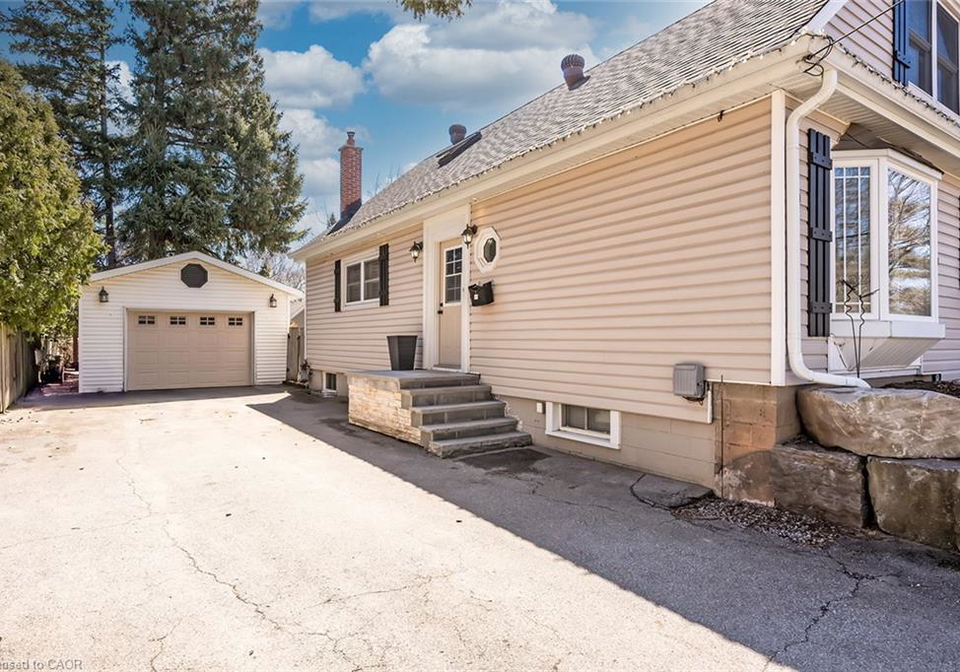 220-townsend-avenue-burlington-ontario-40815358