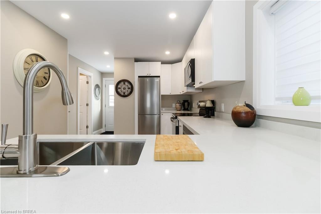 16-mt-pleasant-street-brantford-ontario-40815432