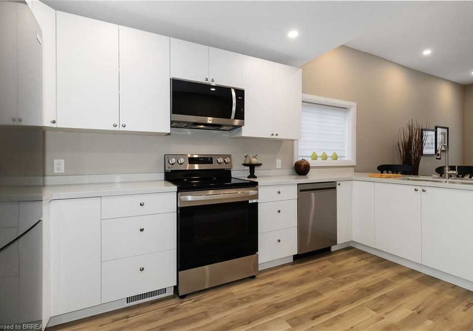 16-mt-pleasant-street-brantford-ontario-40815432