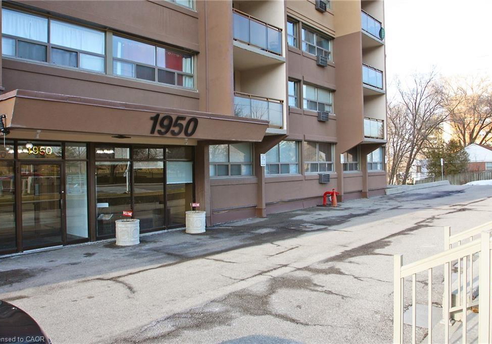 1950-main-street-w-hamilton-ontario-40815460