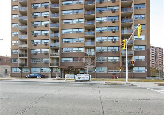1950-main-street-w-hamilton-ontario-40815460