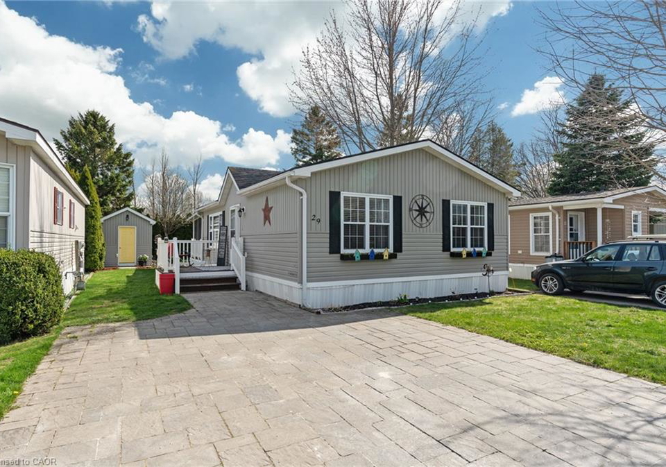 77307-bluewater-highway-bayfield-ontario-40815499