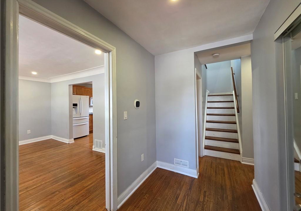 100-corman-avenue-stoney-creek-ontario-40815647