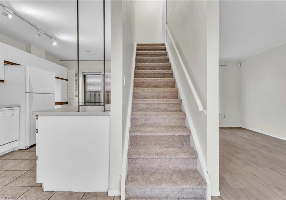 61-high-street-london-ontario-40815654