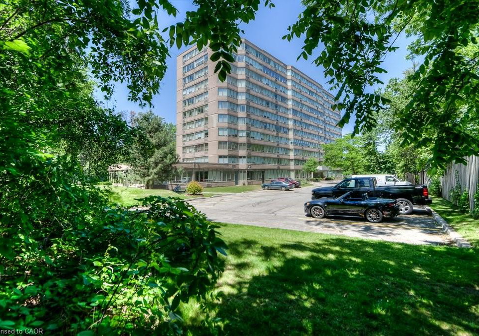 3227-king-street-e-kitchener-ontario-40815678