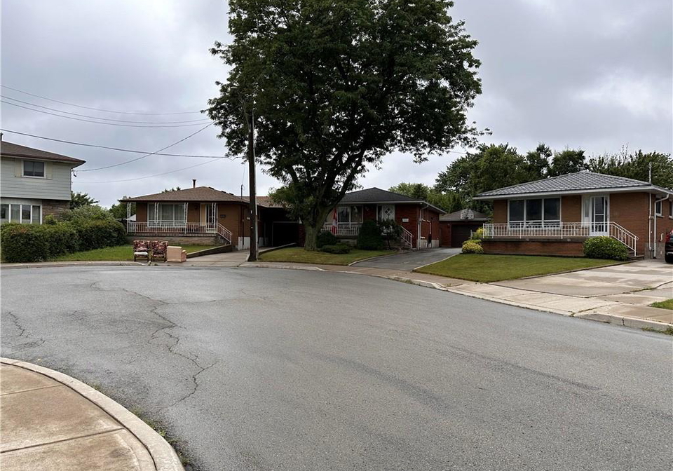 46-amanda-street-hamilton-ontario-40815684