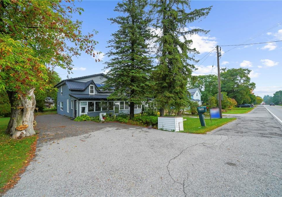 246-regional-road-8-uxbridge-ontario-40815704