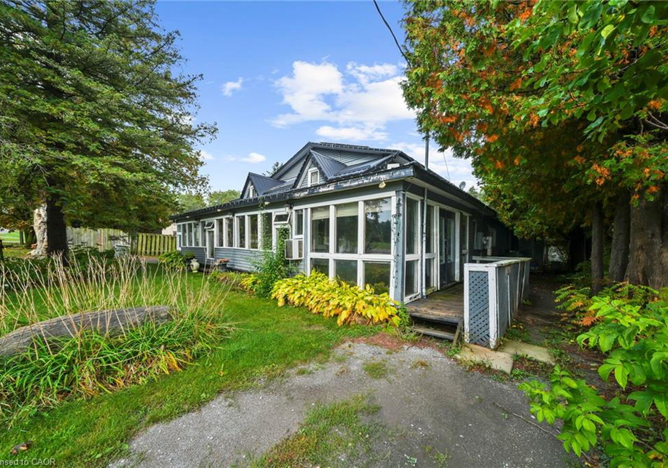 246-regional-road-8-uxbridge-ontario-40815704