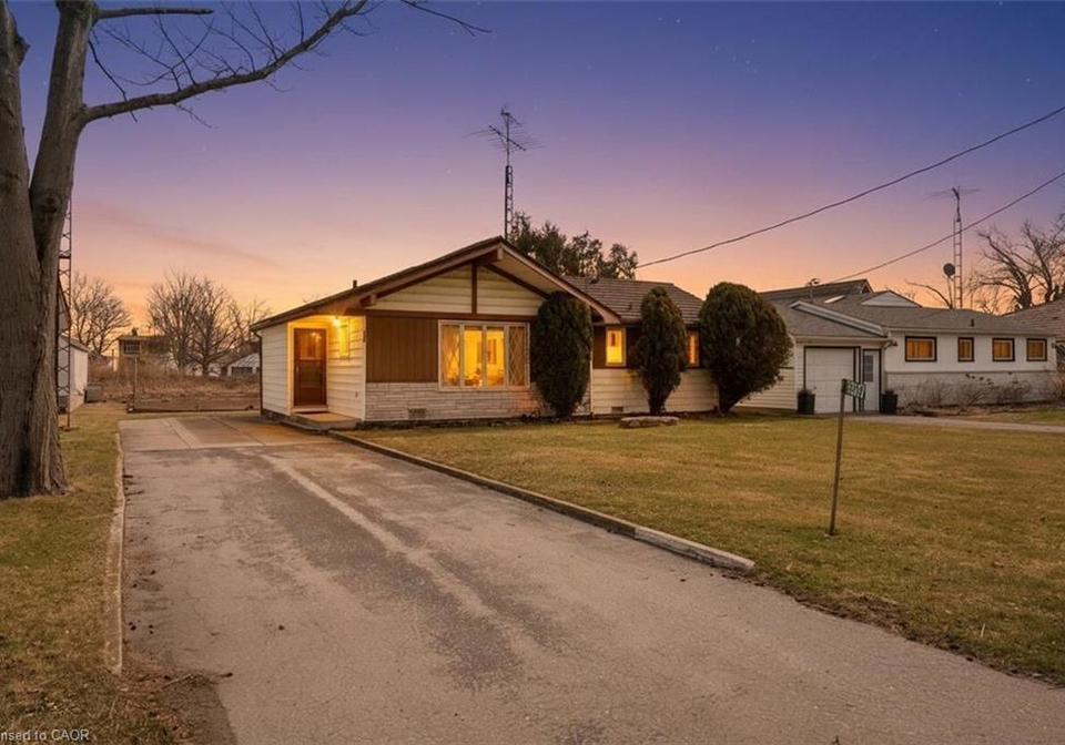 380-cedar-drive-turkey-point-ontario-40815735