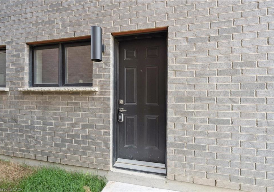 575-balsam-poplar-street-waterloo-ontario-40815807