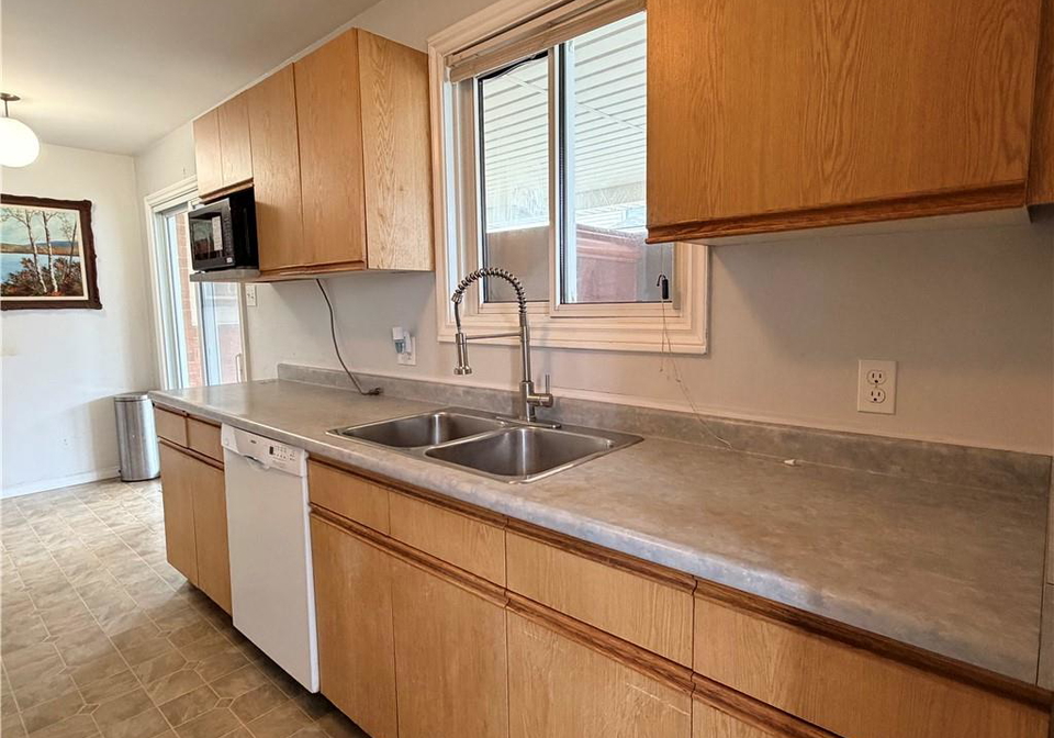 259-camille-crescent-waterloo-ontario-40815823