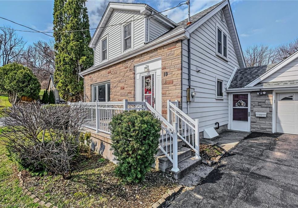 19-lyndsay-street-brantford-ontario-40815824
