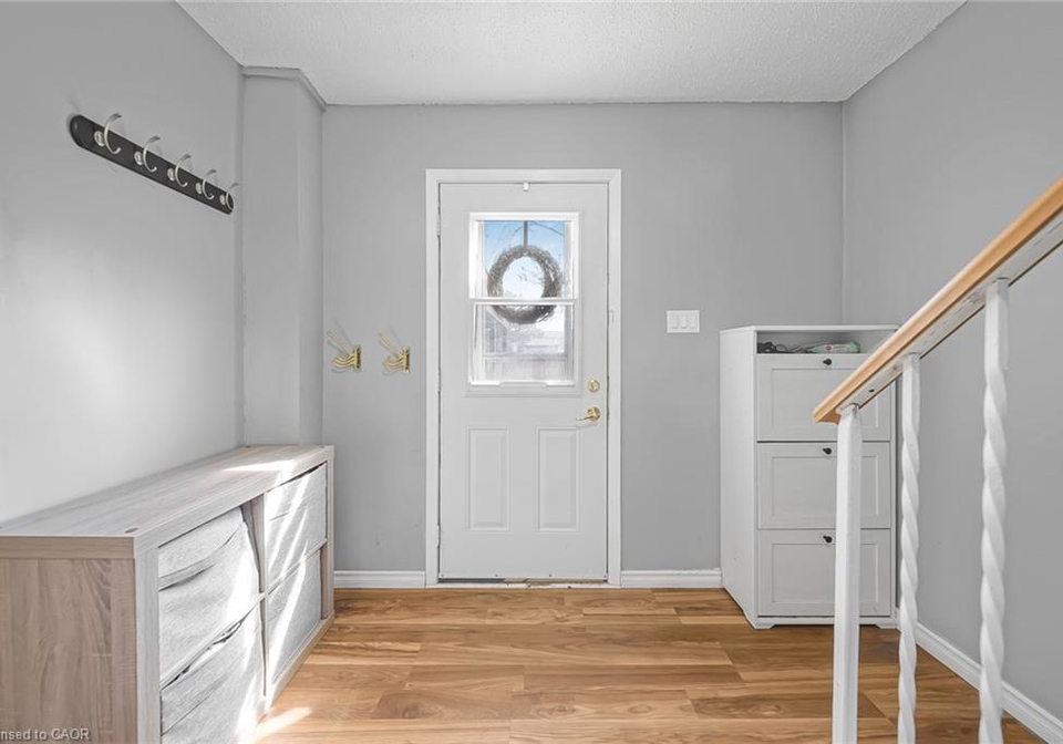 135-chalmers-street-s-cambridge-ontario-40815863