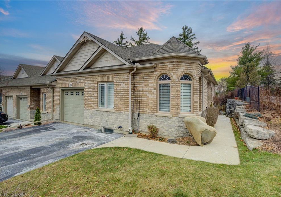 10-cobblestone-drive-paris-ontario-40815954
