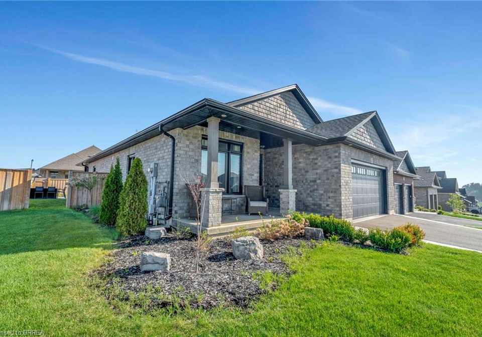 2-masters-lane-paris-ontario-40815972