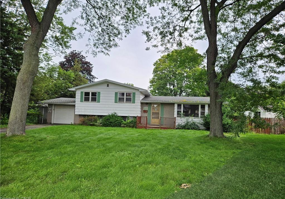 151-seneca-court-ancaster-ontario-40815994