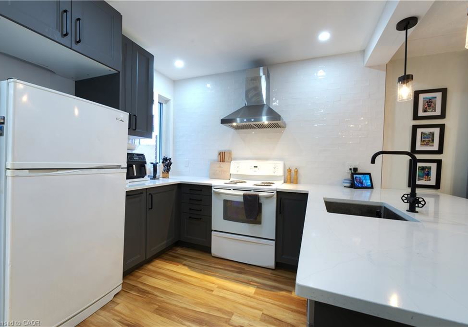100-huxley-avenue-n-hamilton-ontario-40816051