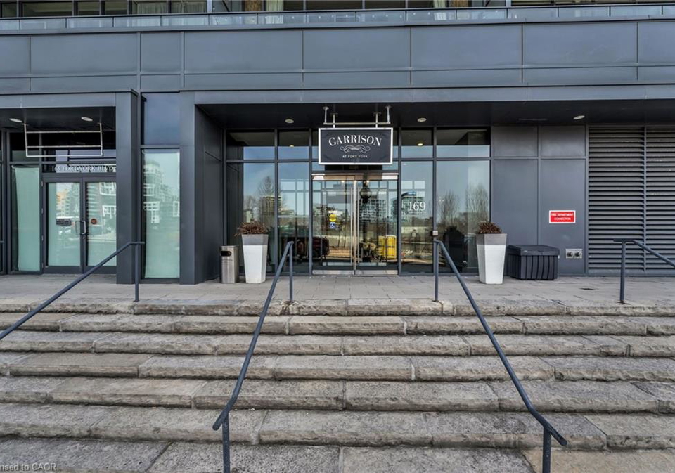 169-fort-york-boulevard-toronto-ontario-40816086
