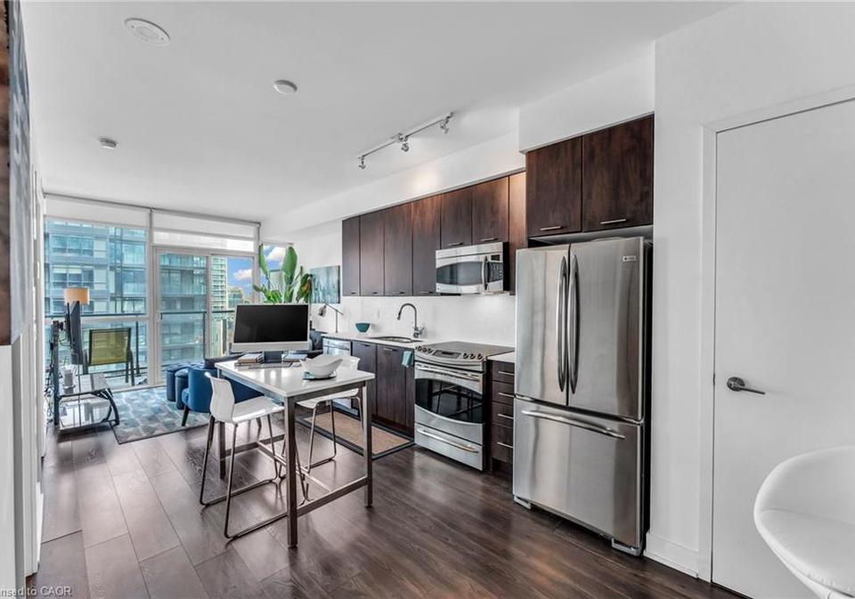 169-fort-york-boulevard-toronto-ontario-40816086