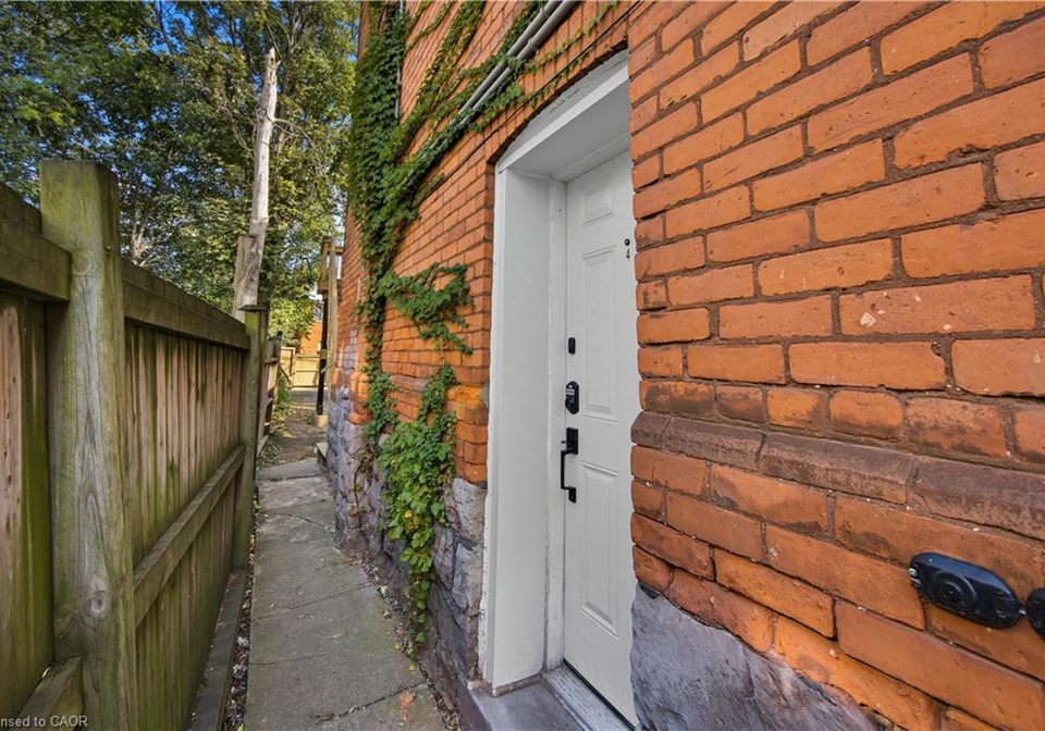 30-stirton-street-hamilton-ontario-40816101