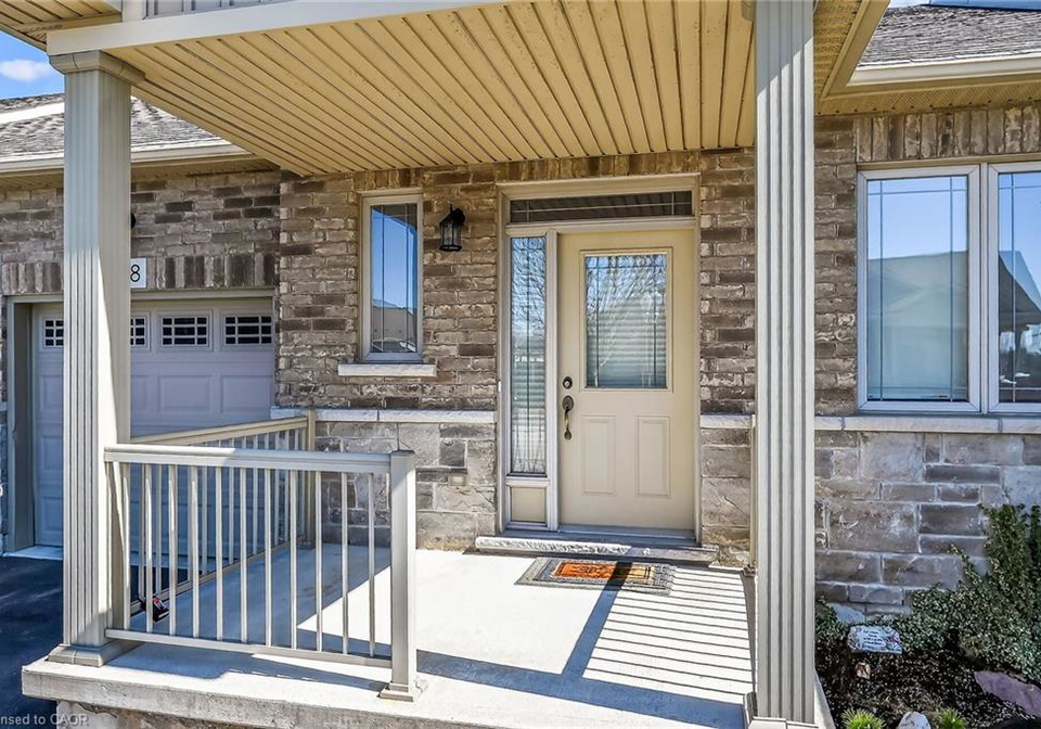 18-ecker-lane-hamilton-ontario-40816131