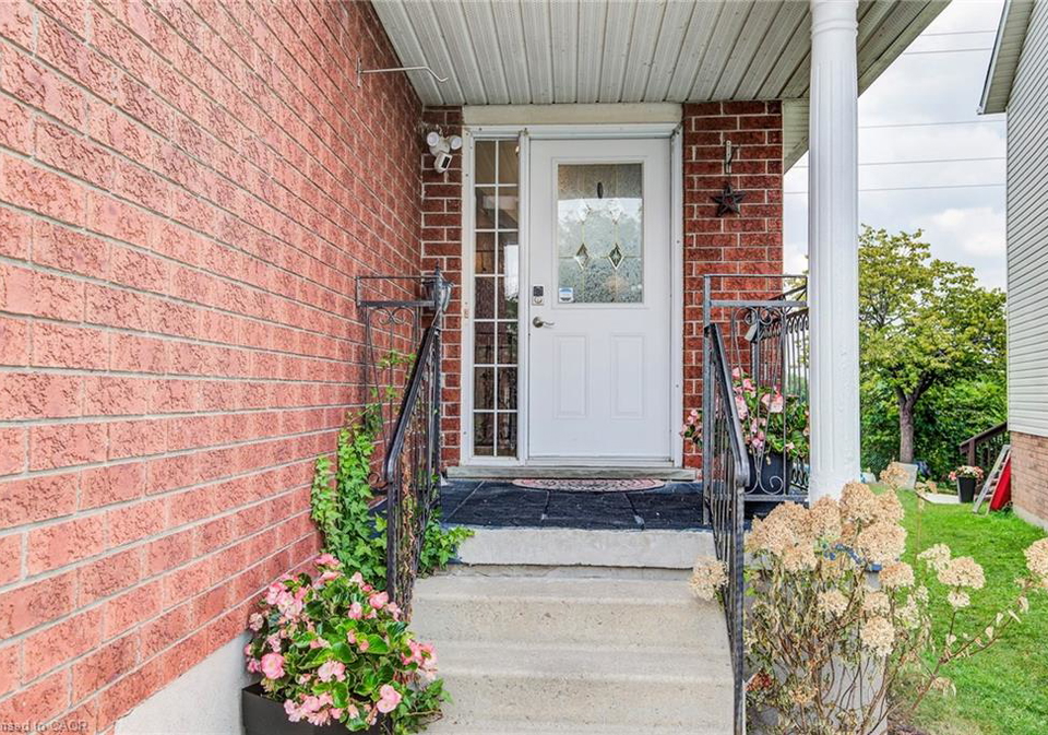 160-hidden-creek-drive-kitchener-ontario-40816156